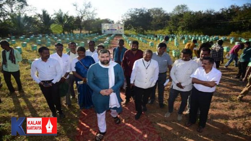 केवीआईसी की पहल - अध्यक्ष ने कर्नाटक के मलावल्ली में 300 मधुमक्खी-बक्से वितरित किए